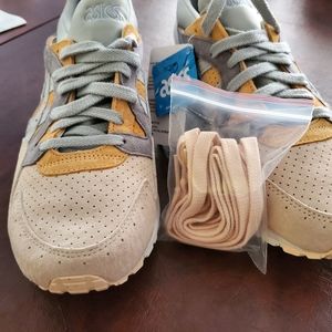 ASICS gel-Lyte V size 9.5